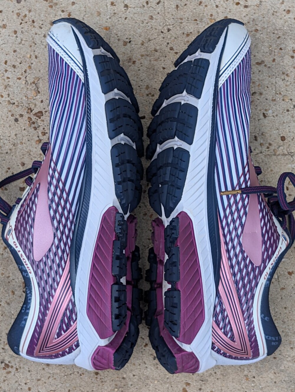 Brooks Ghost LE 10 Sneakers Women Size 9.  Excellent Pre-Owned Condition. - Picture 7 of 14